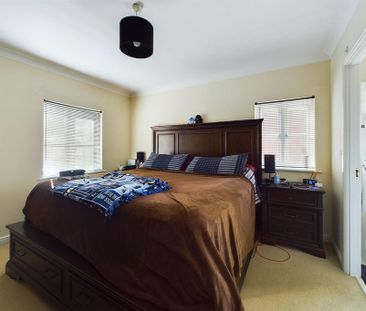 4 bedroom detached house to rent - Photo 4