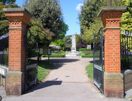 The Warren, Aldershot, Hampshire, GU11 - Photo 5