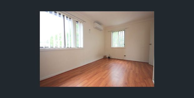 Neat and Tidy Townhouse! - Photo 1