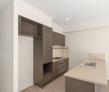 Low maintenance and modern, everything you've ever wanted! - Photo 3