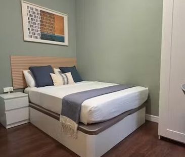 Carrer del Comte dUrgell, Barcelona, Catalonia 08011 - Photo 3