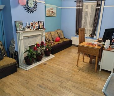 5 Bed Semi-Detached House, Abbey Drive, LU2 - Photo 1