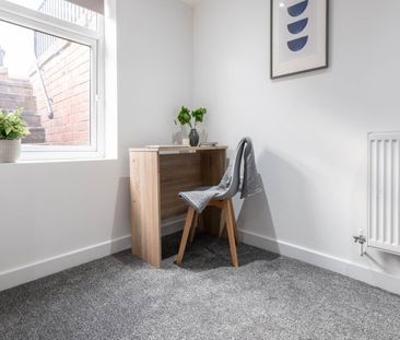 Wetherby Grove (room 1), Burley, Leeds - Photo 6