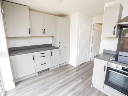 2 bedroom semi-detached house to rent - Photo 3