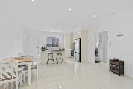 Modern Two Bedroom Unit - Photo 2