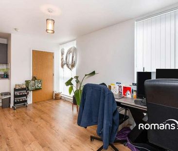 Grandview, Farnborough Road, Farnborough, GU14 - Photo 5