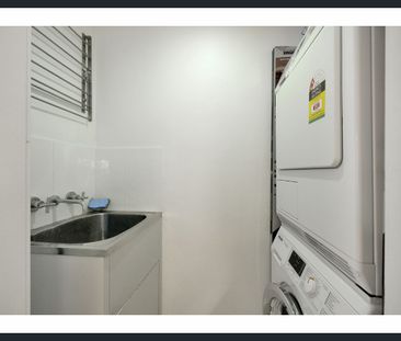 Partially furnished 2 bedroom apartment - moments to everything. - Photo 5