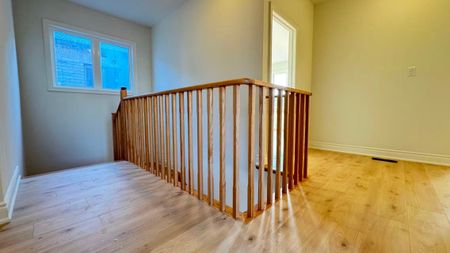 For Lease - 1 Monticola Avenue, Richmond Hill, Ontario - Photo 3