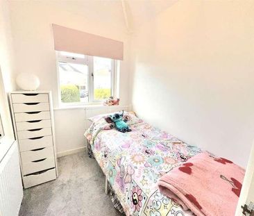 Throne Crescent, Rowley Regis, B65 - Photo 5