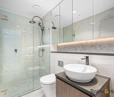 Near-New Luxury 2 Bedroom Apartment in the Heart of Rhodes Central - Photo 4