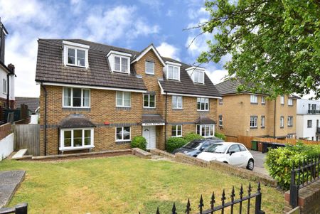 2 bedroom terraced house to rent - Photo 2