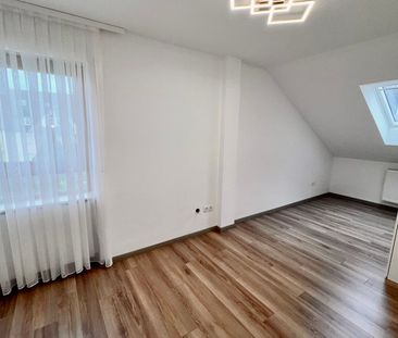 Miete inkl. Nebenkosten: 1.290 € pro Monat, plus Strom, plus Heizung - Photo 1