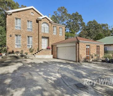 IMPRESSIVE FAMILY HOME - Photo 3