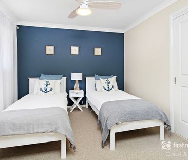 Stylish, Central & Fully Furnished Townhouse - Short-Term Lease - Photo 4