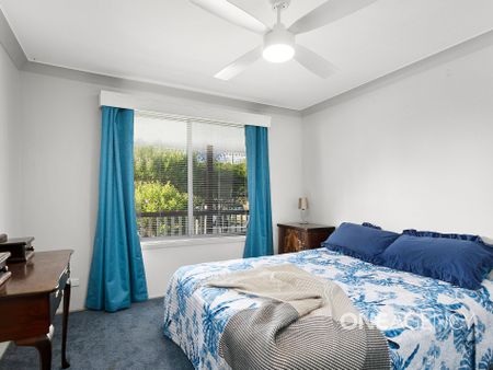 COMFORTABLE THREE-BEDROOM HOME WITH MODERN FEATURES - Photo 5