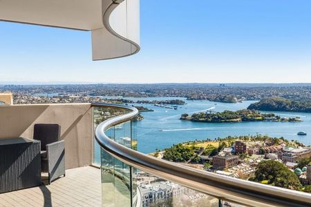 LIVE THE HIGH LIFE IN THE CELEBRATED COVE TOWER | Unfurnished - Photo 4