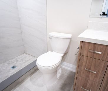 For Lease - 256 Annette Street Unit# Lower, Toronto, Ontario - Photo 6