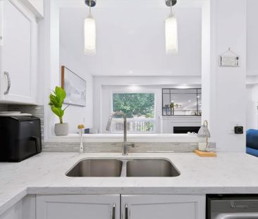 5549 KATY Gate, Mississauga, Ontario, L5M7M9 - Photo 3