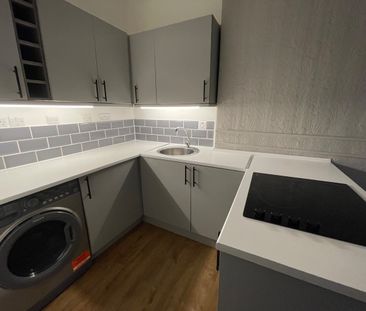 1 Bed Flat, Cumming Drive, G42 - Photo 2