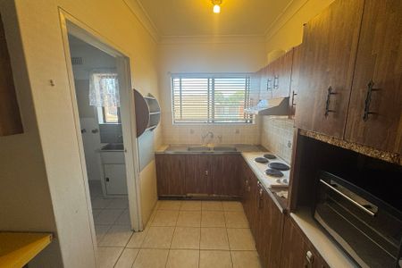 View Saturday at 12.35pm - 12.45pm - Photo 4