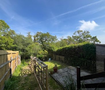 PACKSADDLE CLOSE, PENRYN - Photo 5