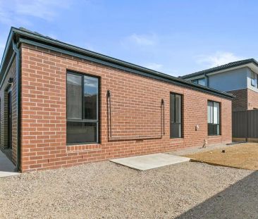 “Luxurious 4-Bedroom Modern Home in Prestigious Truganina” - Photo 2