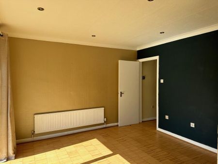 4 bedroom detached house to rent - Photo 3