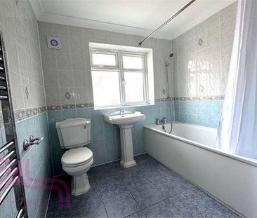 Inverness Road, Hounslow, TW3 - Photo 4