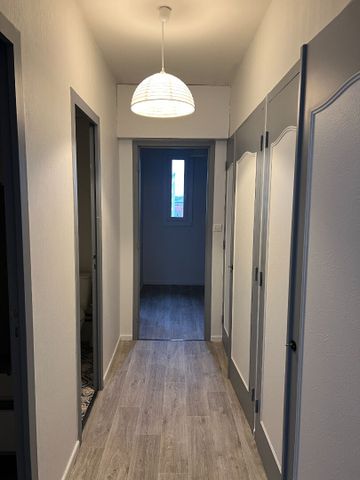 Location Appartement 1 pièce 50m² - Photo 3