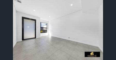 Brand New Luxury Huge 3 Bedroom Townhouse - Photo 5