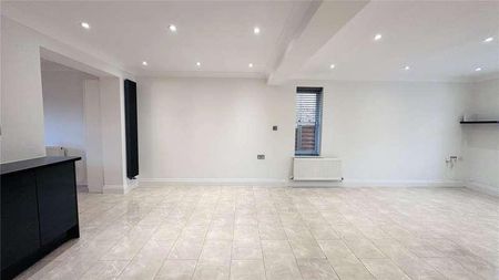 Parkside Place, Staines-upon-thames, Surrey, TW18 - Photo 4