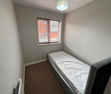 3 bedroom semi-detached house to rent - Photo 2