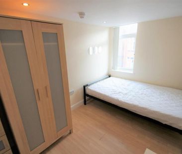 6 bedroom house to rent - Photo 3