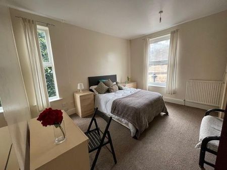 9 bedroom house to rent - Photo 4