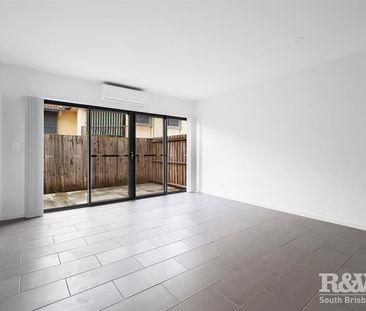 69 Salonica Road, Carina Heights - Photo 2