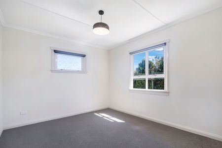 THREE BEDROOM FAMILY HOME IN WESTOWN - Photo 5