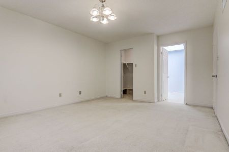 For Lease - 3586 Italia Crescent, Mississauga, Ontario - Photo 3