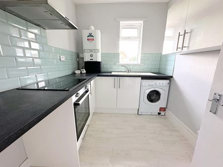 A 2 Bedroom Apartment Instruction to Let in St Leonards on Sea - Photo 3