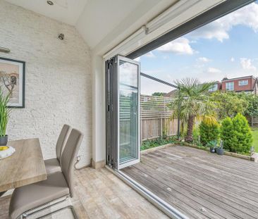 5 bedroom end of terrace house to rent - Photo 3