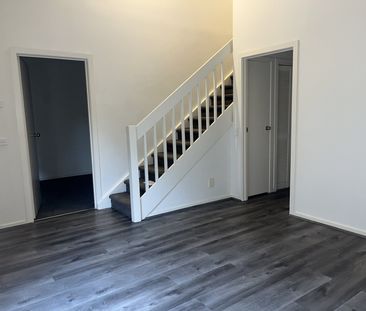 FOUR BEDROOM TOWNHOUSE - Photo 3