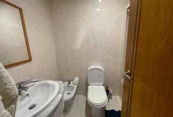 Apartamento T2 em empreendimento com piscina na Praia da Barra.