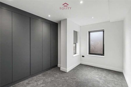 Bullsmoor Lane, Enfield, EN3 - Photo 4