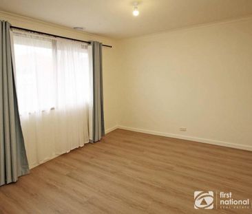 Beautifully Presented, Recently Renovated Unit - Photo 6