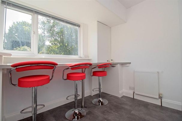 3 bedroom apartment to rent - Photo 1