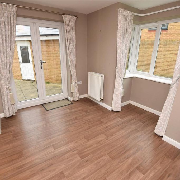 3 bedroom semi-detached house to rent - Photo 1