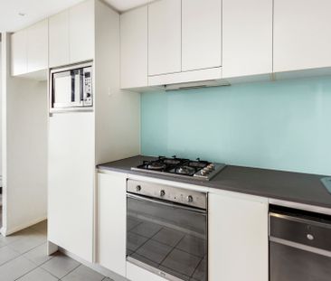 One Bedroom Apartment with Study - Photo 5