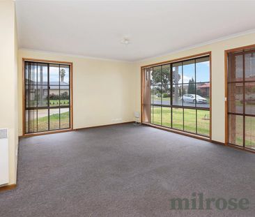 1/1 Regis Close, Werribee, Vic 3030 - Photo 3