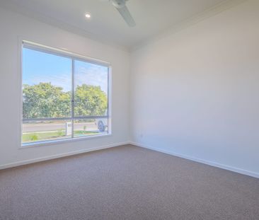 Fresh & Spacious Family Home in Bellbird Park | Available 18th April - Photo 5
