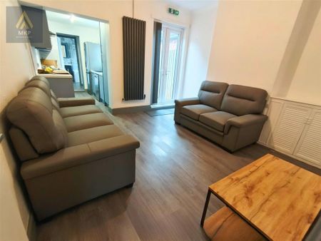 5 bedroom terraced house to rent - Photo 3