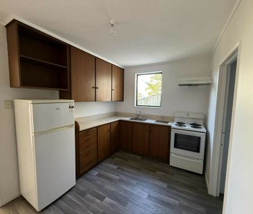 Spacious Flat With Sun and Views - Photo 4